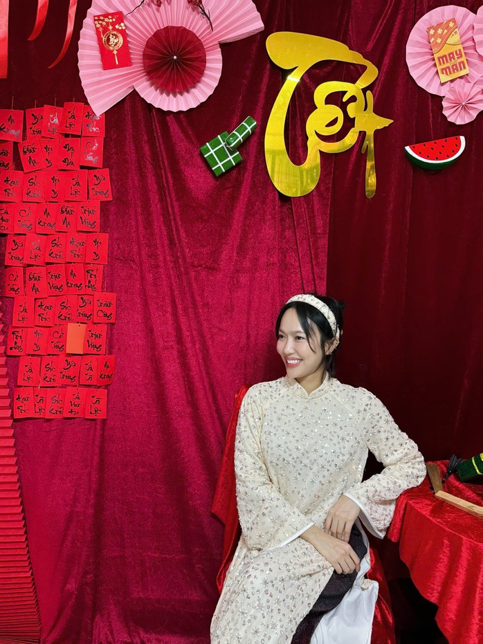 V&acirc;n Trang, Ninh Dương Lan Ngọc&hellip; tưng bừng đ&oacute;n Xu&acirc;n B&iacute;nh Ngọ - Ảnh 11.