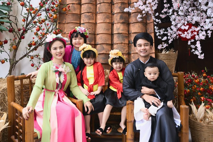 V&acirc;n Trang, Ninh Dương Lan Ngọc&hellip; tưng bừng đ&oacute;n Xu&acirc;n B&iacute;nh Ngọ - Ảnh 2.