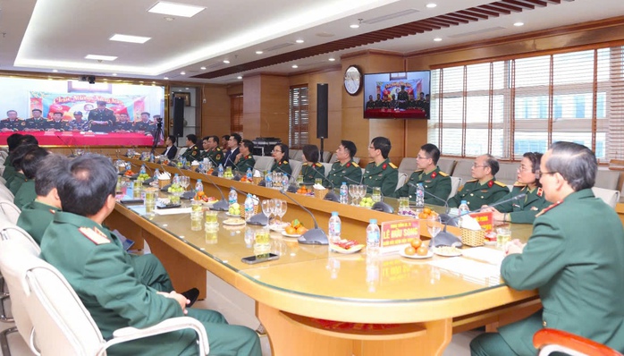 Ch&uacute;c Tết b&aacute;c sĩ Trường Sa qua Telemedicine, cấp cứu xuy&ecirc;n giao thừa - Ảnh 1.