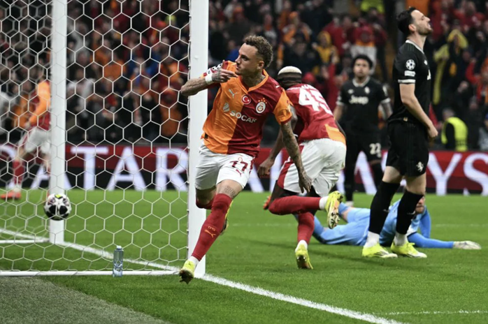Galatasaray thắng trận cầu 7 b&agrave;n, "B&agrave; đầm gi&agrave;" thua tan t&aacute;c tại Istanbul - Ảnh 4.