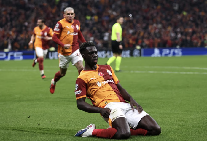 Galatasaray thắng trận cầu 7 b&agrave;n, "B&agrave; đầm gi&agrave;" thua tan t&aacute;c tại Istanbul - Ảnh 5.