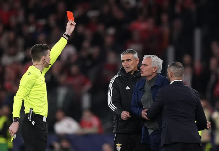 Vinicius tỏa s&aacute;ng, Real Madrid thắng chủ nh&agrave; Benfica giữa t&acirc;m b&atilde;o Lisbon - Ảnh 6.