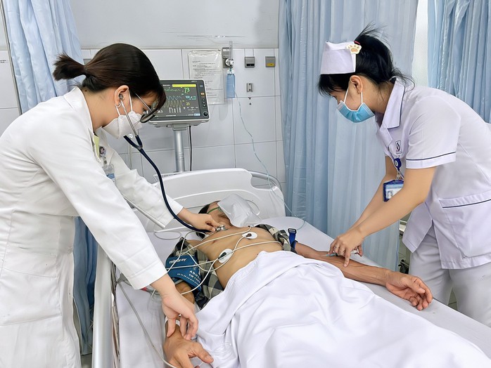 Nỗi niềm y b&aacute;c sĩ trực cấp cứu - Ảnh 5.