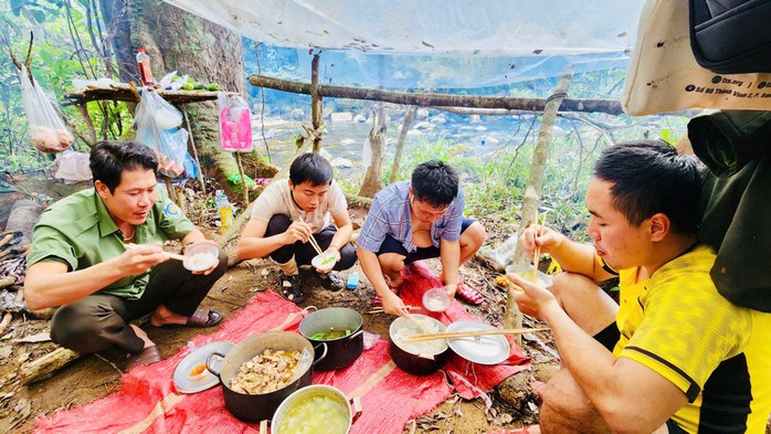 G&aacute;c niềm ri&ecirc;ng, giữ rừng xuy&ecirc;n Tết - Ảnh 4.