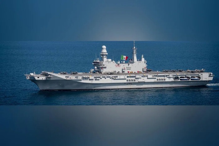 T&agrave;u s&acirc;n bay đầu ti&ecirc;n của Indonesia c&oacute; g&igrave; đặc biệt? - Ảnh 3.