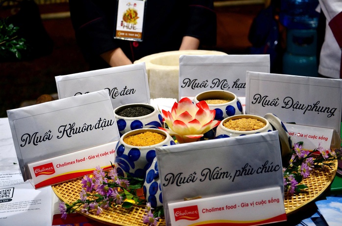 Nghệ nhân 92 tuổi truyền nghề ẩm thực Huế - Ảnh 4.