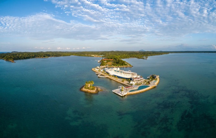 Từ tàu tham gia Thế chiến II thành khách sạn hạng sang độc nhất thế giới - Ảnh 2. Từ tàu tham gia Thế chiến II thành khách sạn hạng sang độc nhất thế giới - Ảnh 2.