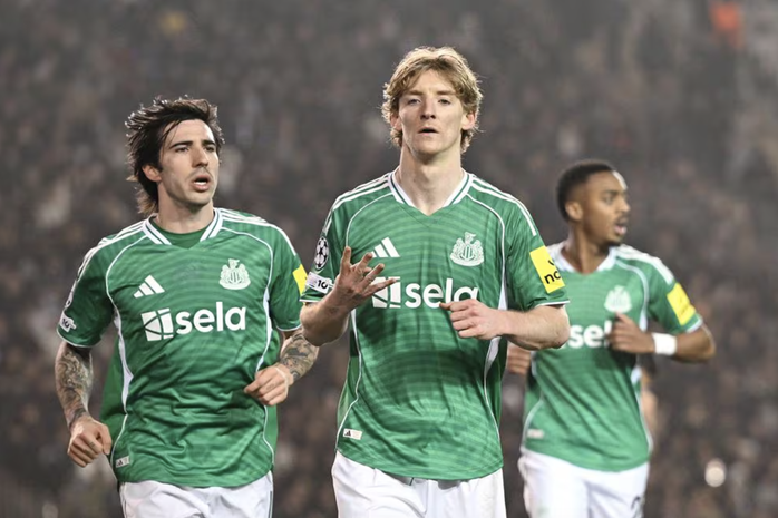 Anthony Gordon rực sáng với "cú poker", Newcastle nghiền ép chủ nhà Qarabag - Ảnh 4.