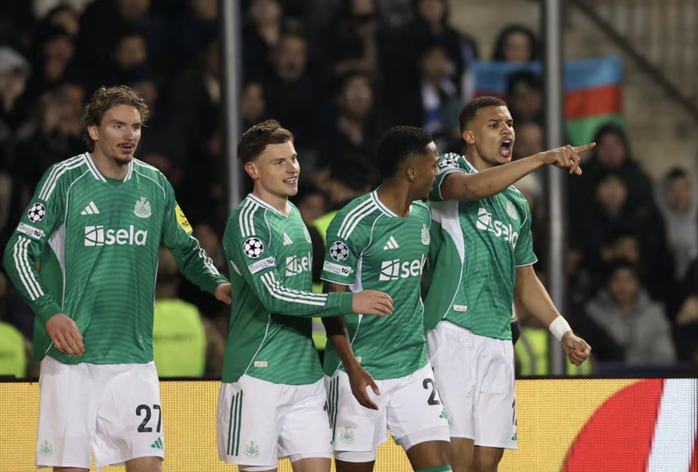 Anthony Gordon rực sáng với "cú poker", Newcastle nghiền ép chủ nhà Qarabag - Ảnh 2.