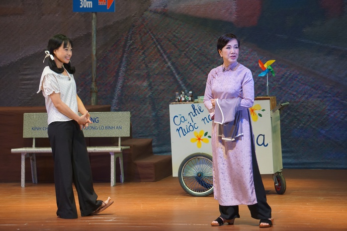 "29 anh về": Nước mắt đo&agrave;n vi&ecirc;n v&agrave; ph&uacute;t vỡ &ograve;a của NSƯT Phương Hồng Thủy - Ảnh 2.