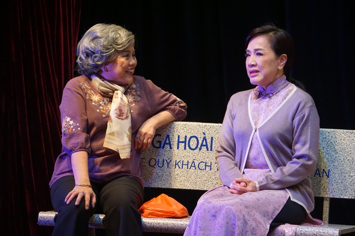 "29 anh về": Nước mắt đo&agrave;n vi&ecirc;n v&agrave; ph&uacute;t vỡ &ograve;a của NSƯT Phương Hồng Thủy - Ảnh 1.