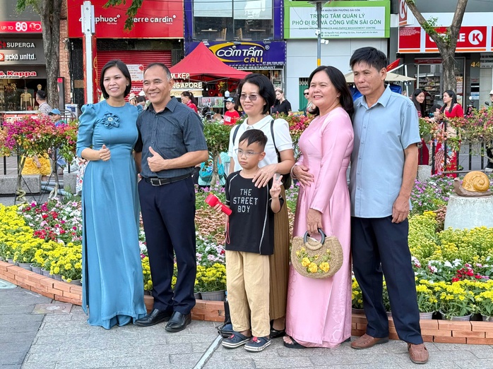 B&atilde;i giữ xe tại trung t&acirc;m TPHCM c&oacute; tăng gi&aacute; dịp Tết n&agrave;y? - Ảnh 1.