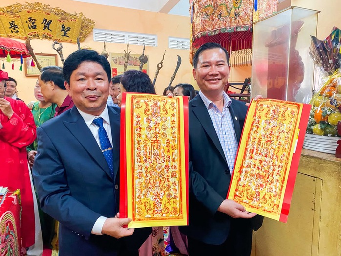 Đ&ocirc;ng đảo người d&acirc;n dự lễ khai ấn Đức Th&aacute;nh Trần đầu năm tại Quy Nhơn - Ảnh 5.