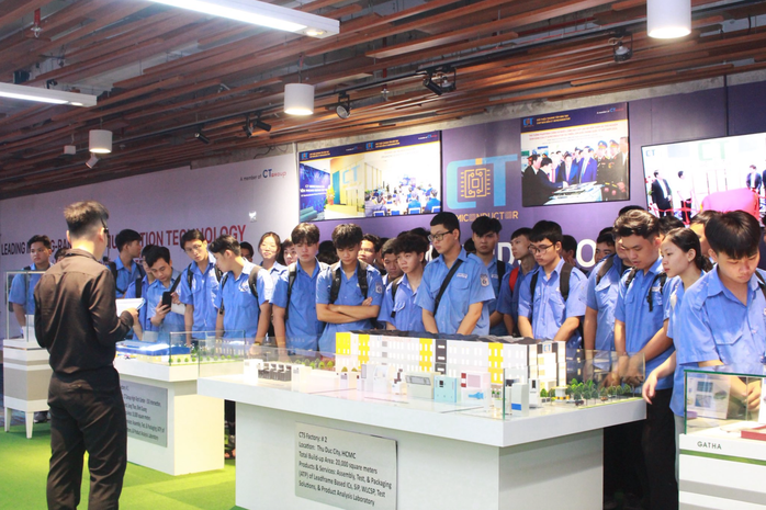 Nh&igrave;n lại một năm thăng trầm thị trường việc l&agrave;m - Ảnh 4.