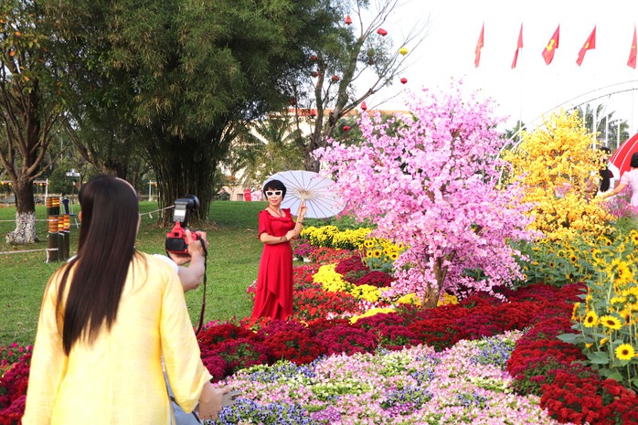 Rực rỡ sắc xu&acirc;n tr&ecirc;n v&ugrave;ng đất ph&iacute;a Nam Đ&agrave; Nẵng - Ảnh 14.