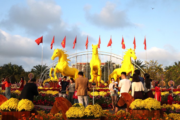 Rực rỡ sắc xu&acirc;n tr&ecirc;n v&ugrave;ng đất ph&iacute;a Nam Đ&agrave; Nẵng - Ảnh 3.