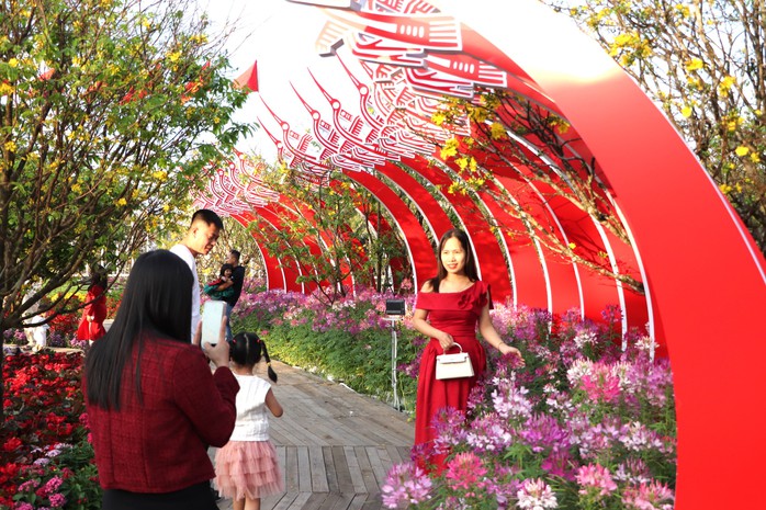 Rực rỡ sắc xu&acirc;n tr&ecirc;n v&ugrave;ng đất ph&iacute;a Nam Đ&agrave; Nẵng - Ảnh 10.