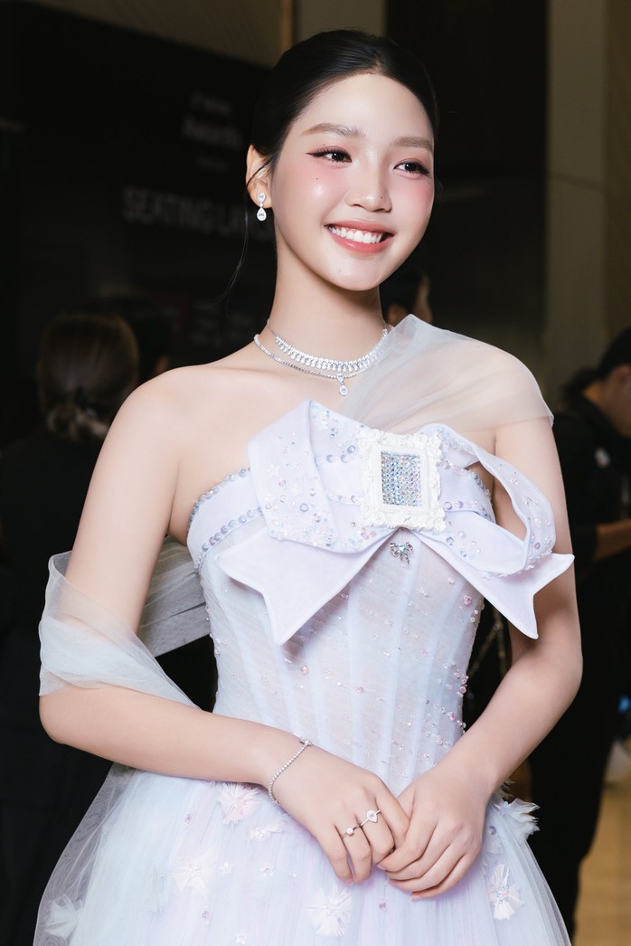 B&Agrave;I XU&Acirc;N ONLINE ĐĂNG 20-2 (M&Ugrave;NG 4). TỰA: Đo&agrave;n Minh Anh: "Tự tin, kết nối khi l&agrave;m việc c&ugrave;ng "ba Giang!" - Ảnh 9.