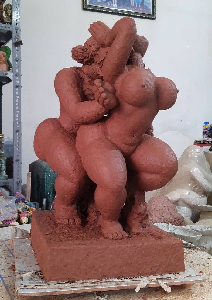 Nh&agrave; đi&ecirc;u khắc Đo&agrave;n Xu&acirc;n H&ugrave;ng thổi hồn gốm sứ xứ Trầm - Ảnh 8.