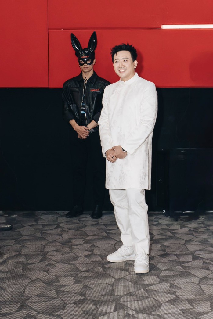 Trấn Th&agrave;nh cảm ơn kh&aacute;n giả khi "Thỏ ơi!!" vượt 100 tỉ đồng - Ảnh 4.