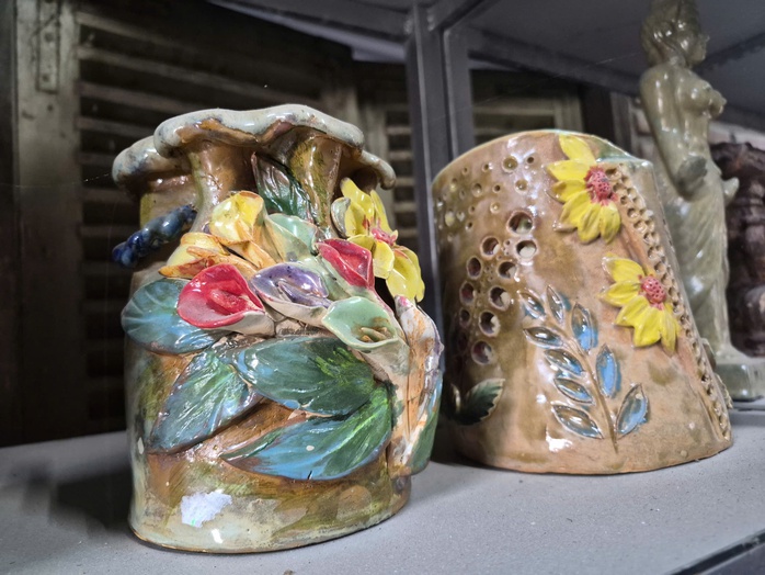 Nh&agrave; đi&ecirc;u khắc Đo&agrave;n Xu&acirc;n H&ugrave;ng thổi hồn gốm sứ xứ Trầm - Ảnh 13.