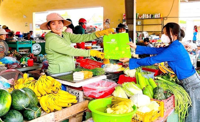 Cuộc thi "Tết Xanh": KHI SỰ TỬ TẾ NỞ HOA TRONG NẾP NH&Agrave; - Ảnh 1.