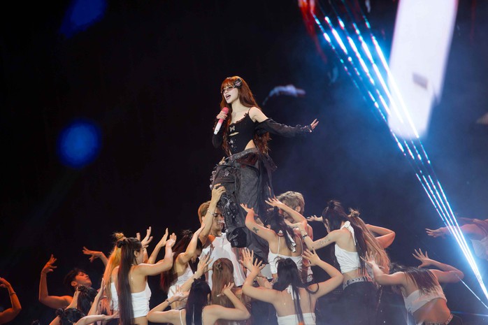 Fancon "Bắc Bling": Hòa Minzy và một năm bứt tốc đầy thuyết phục - Ảnh 10.