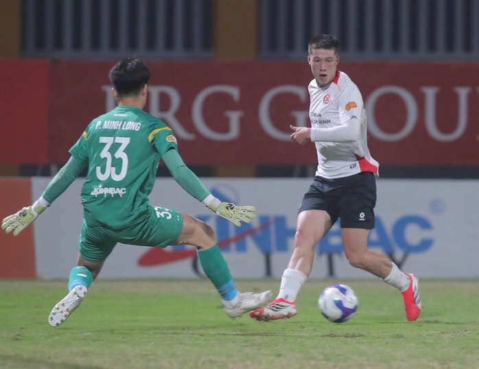 Ch&acirc;n s&uacute;t Việt kiều ghi dấu - Ảnh 1.