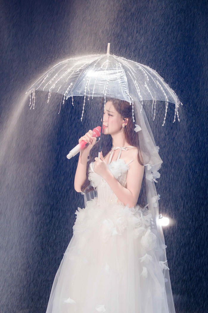 Fancon "Bắc Bling": Hòa Minzy và một năm bứt tốc đầy thuyết phục - Ảnh 9.