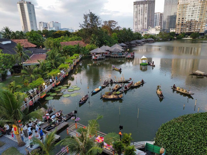 NHỮNG ĐIỂM ĐẾN VANG B&Oacute;NG MỘT THỜI: Gọi t&ecirc;n B&igrave;nh Quới, Văn Th&aacute;nh - Ảnh 2.