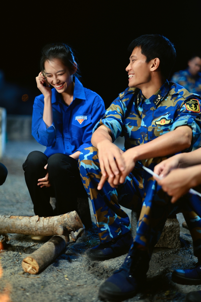 Đ&agrave;m Vĩnh Hưng mời diễn vi&ecirc;n phim Mưa đỏ đ&oacute;ng MV  - Ảnh 2.