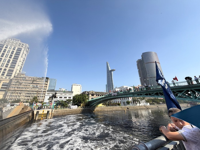 - Ảnh 7. - Ảnh 7.