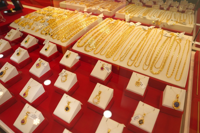 Gi&aacute; v&agrave;ng giảm mạnh nhất lịch sử 2026: Nguy&ecirc;n nh&acirc;n v&agrave; t&aacute;c động Kinh tế - Ảnh 3.