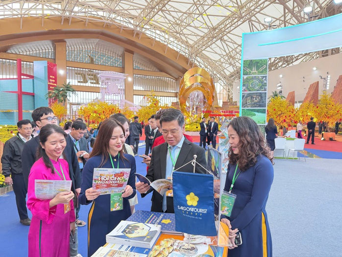 Saigontourist Group đồng hành cùng Hội chợ Mùa xuân - Khởi đầu hành trình Tết Việt rực rỡ - Ảnh 2. Saigontourist Group đồng hành cùng Hội chợ Mùa xuân - Khởi đầu hành trình Tết Việt rực rỡ - Ảnh 2.