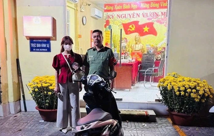 C&ocirc;ng an TPHCM nhanh ch&oacute;ng t&igrave;m lại xe m&aacute;y cho c&ocirc; g&aacute;i mất xe tại T&acirc;n Định - Ảnh 1.