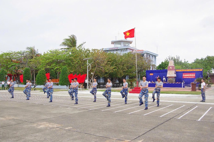 S&ocirc;i nổi ra qu&acirc;n huấn luyện năm 2026 ở Trường Sa - Ảnh 1.