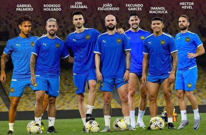 Cầu thủ nhập tịch “lậu” không được ra sân đấu Việt Nam - Ảnh 1.