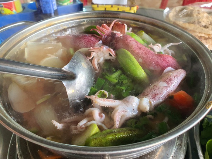 Lẩu mực Đại L&atilde;nh &ndash; Tinh hoa vị biển nơi cực Đ&ocirc;ng Kh&aacute;nh H&ograve;a - Ảnh 2.