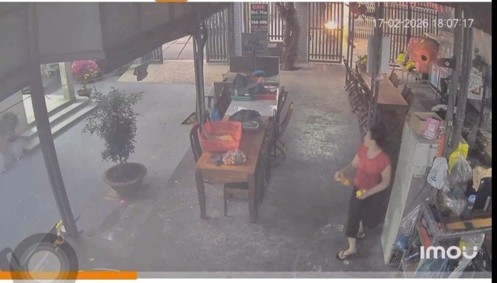 M&acirc;u thuẫn tiền bạc, người đ&agrave;n &ocirc;ng bị tạt xăng ch&acirc;m lửa đốt nguy kịch ng&agrave;y Tết - Ảnh 2.