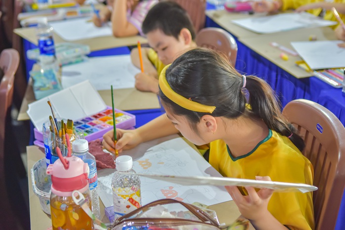 Con đo&agrave;n vi&ecirc;n, người lao động th&iacute;ch th&uacute; với hội thi vẽ tranh v&agrave;o ng&agrave;y Tết - Ảnh 2.