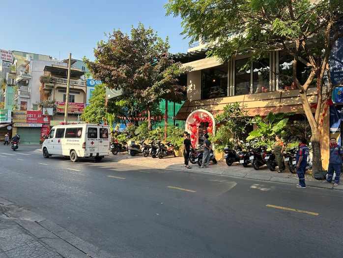 Ph&aacute;t hiện người đ&agrave;n &ocirc;ng tử vong trong qu&aacute;n c&agrave; ph&ecirc; ở TPHCM 2026 - Ảnh 1.