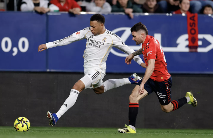 Real Madrid gục ng&atilde; ph&uacute;t b&ugrave; giờ tại La Liga - Ảnh 1.