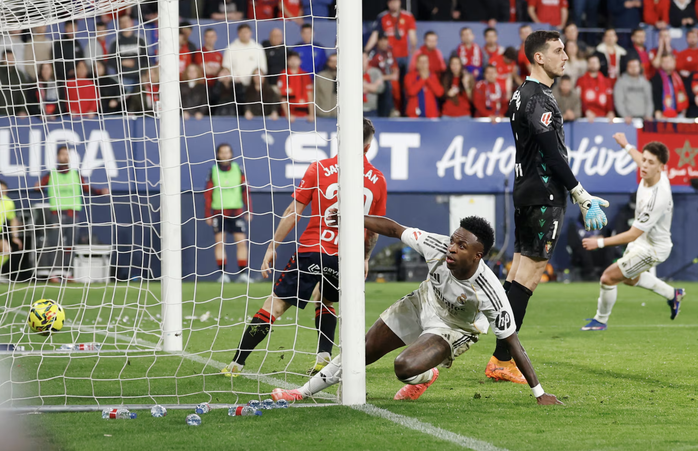 Real Madrid gục ng&atilde; ph&uacute;t b&ugrave; giờ tại La Liga - Ảnh 3.