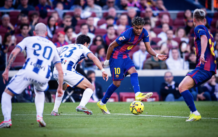 Barcelona thắng &aacute;p đảo Levante, vững ng&ocirc;i đầu La Liga - Ảnh 4.