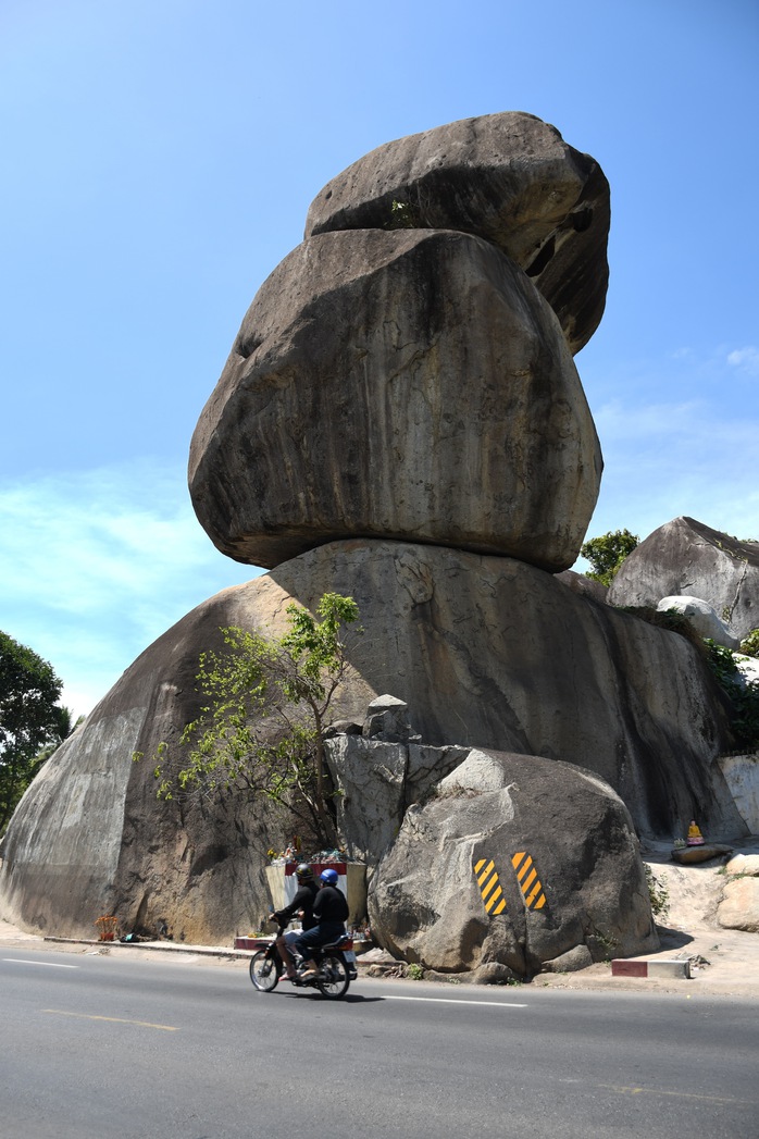 Độc lạ kỳ quan &ldquo;Đ&aacute; Ba Chồng" - Ảnh 5.