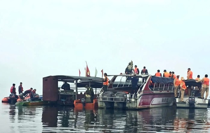 Thủ tướng chỉ đạo điều tra vụ lật t&agrave;u kh&aacute;ch tr&ecirc;n hồ Th&aacute;c B&agrave; tại L&agrave;o Cai - Ảnh 1.