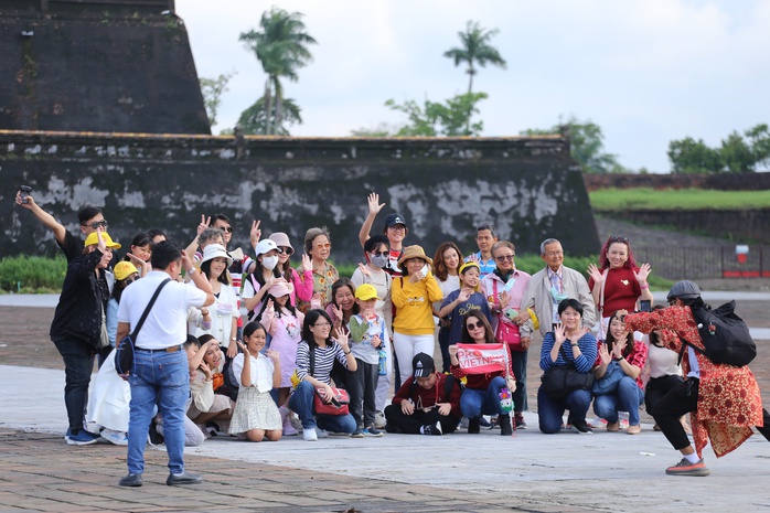 Thái Lan gia hạn thủ tục giấy phép lao động cho người Việt - Ảnh 1.