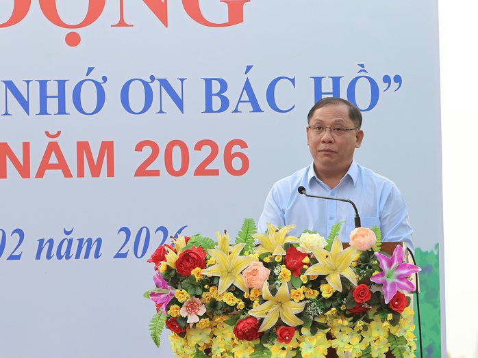 L&atilde;nh đạo TP Cần Thơ ph&aacute;t động "Tết trồng c&acirc;y" v&agrave; thăm đồng đầu năm mới - Ảnh 1.