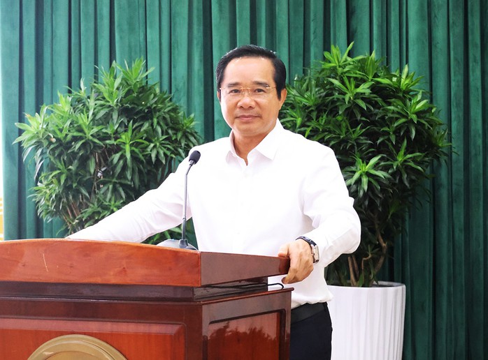 Chủ tịch UBND TPHCM y&ecirc;u cầu mỗi c&aacute;n bộ phải l&agrave;m việc quyết liệt, tr&aacute;ch nhiệm - Ảnh 1.