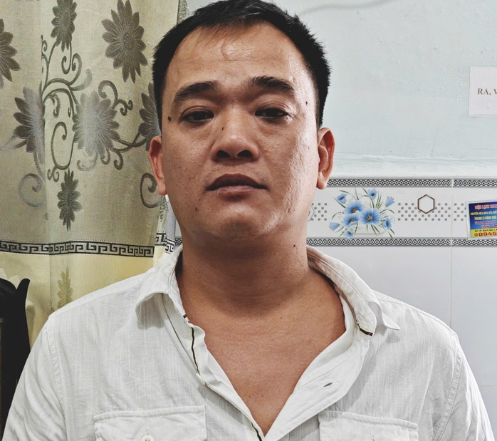Tạm giữ Nam b&ograve; v&igrave; giết người tại qu&aacute;n nhậu ở An Giang - Ảnh 1.